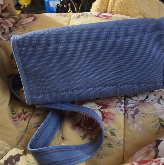 New Coach Canvas Tote 26 2025 - Picture 5 of 9